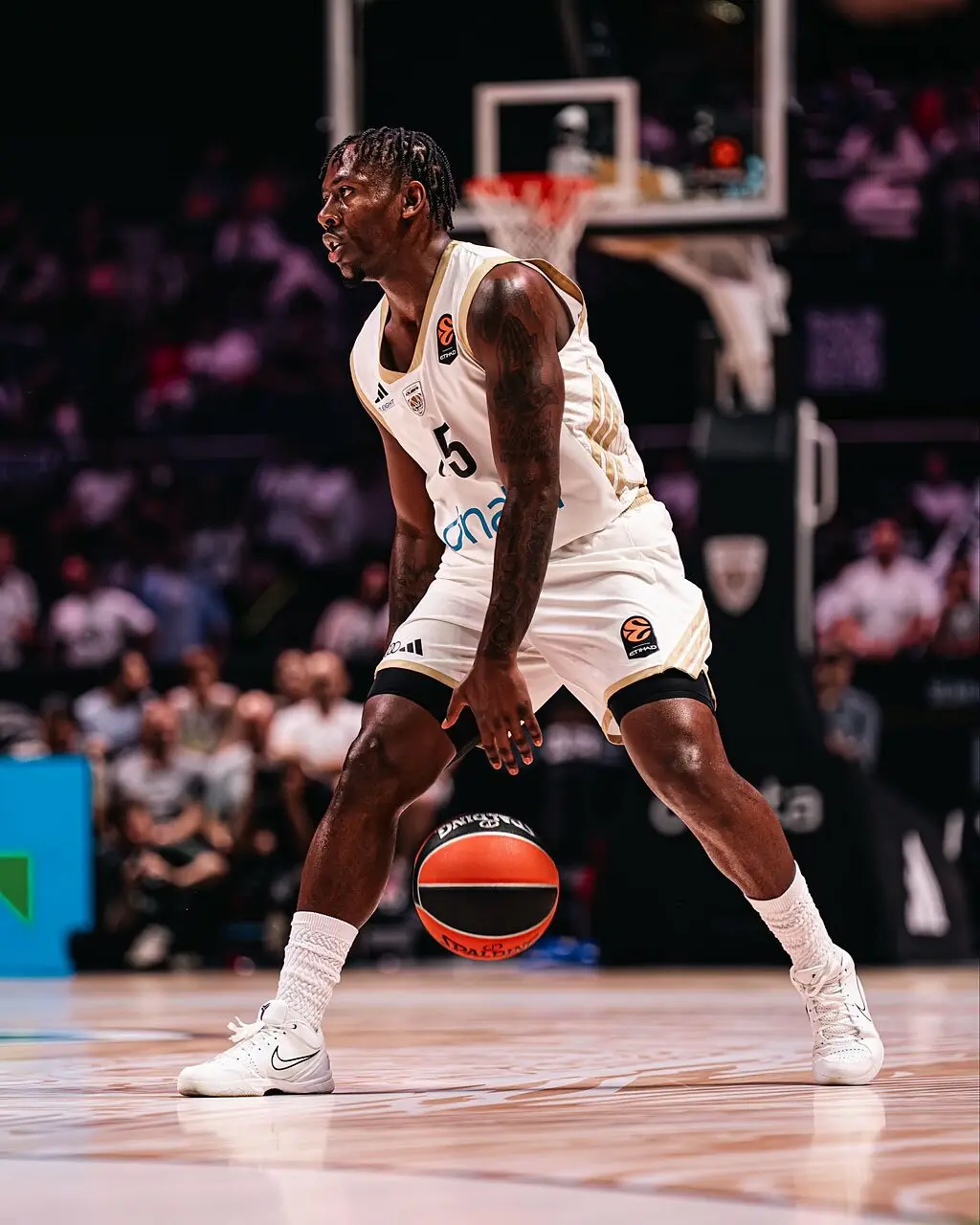 McKinley Wright, tripla decisiva per battere il Real