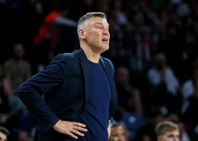 Jasikevicius guarda i suoi