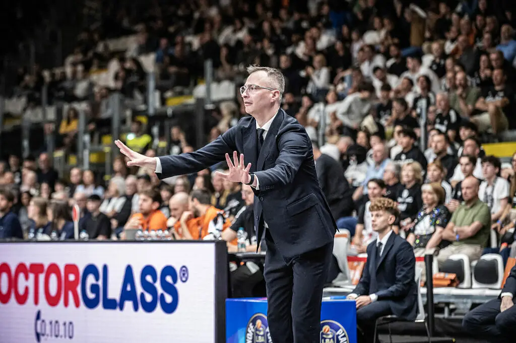 Nenad Jakovlejvic allena la sua Virtus