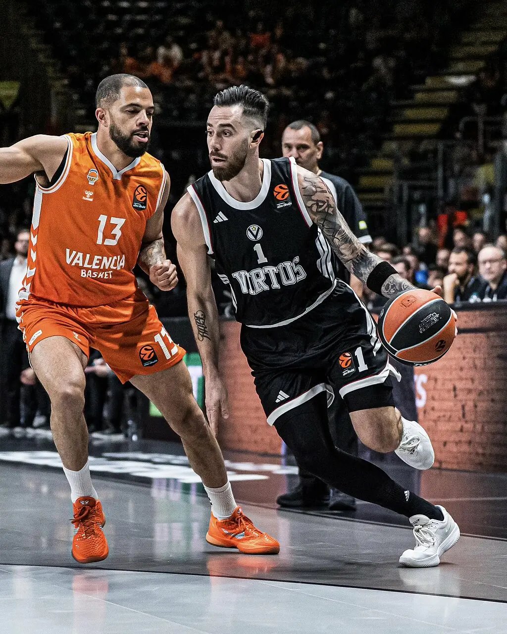 Luca Vildoza in azione con la Virtus