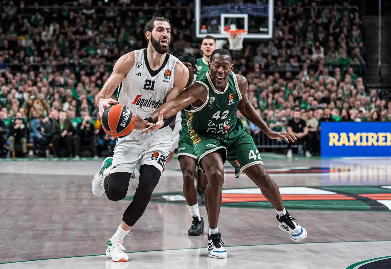 Tornik'e Shengelia contro Bryant Dunston