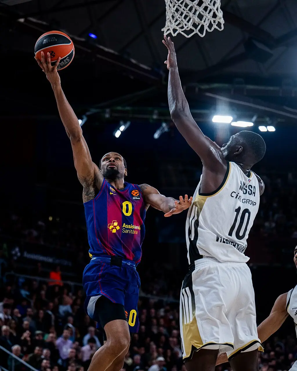 Kevin Punter in azione con il Barcellona