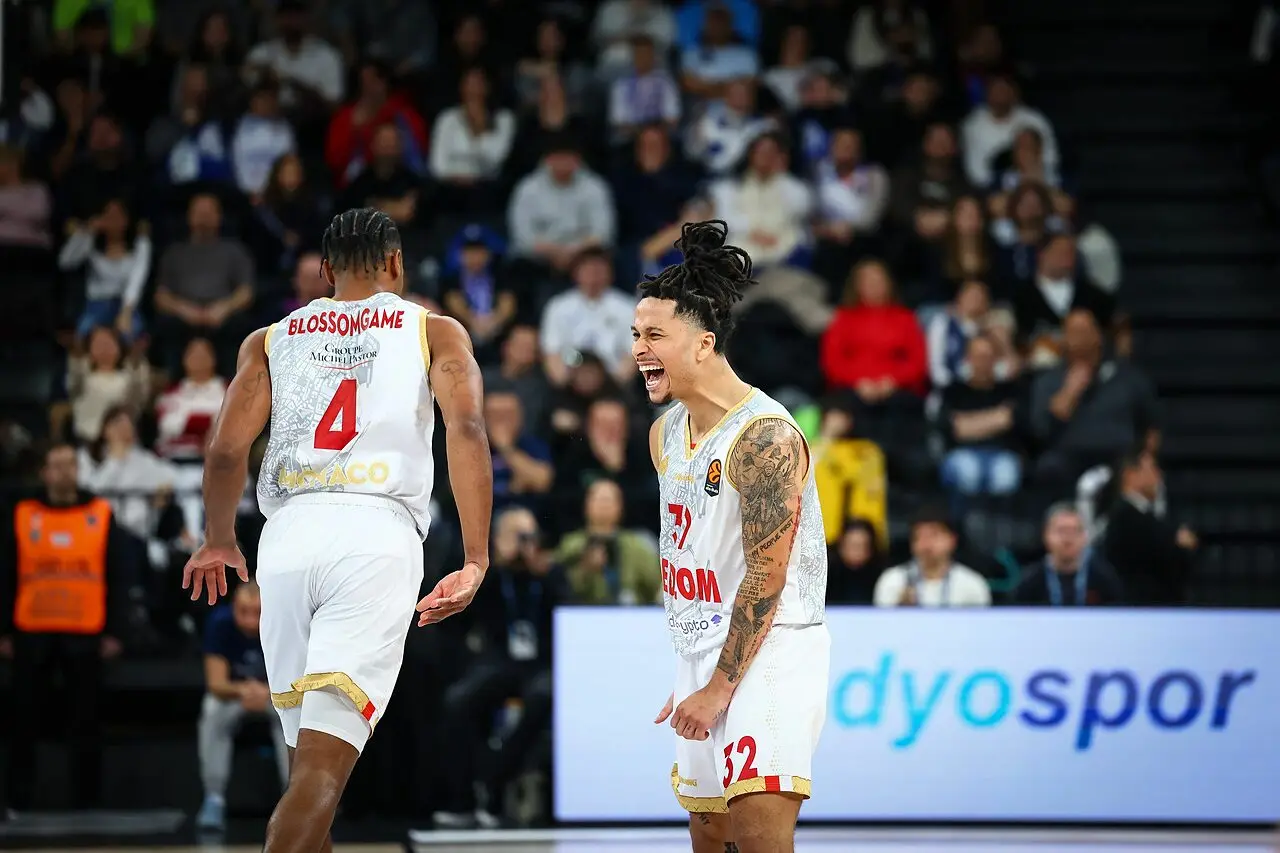 Blossomgame e Strazel esultano