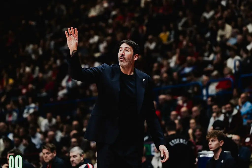 Alex Mumbrù istruisce la sua Virtus