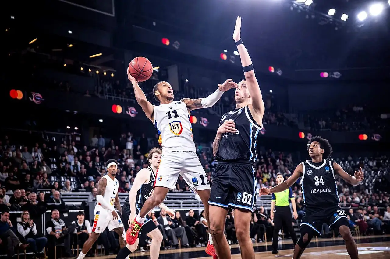 Daron "Fatts" Russell, da Cluj all'Efes