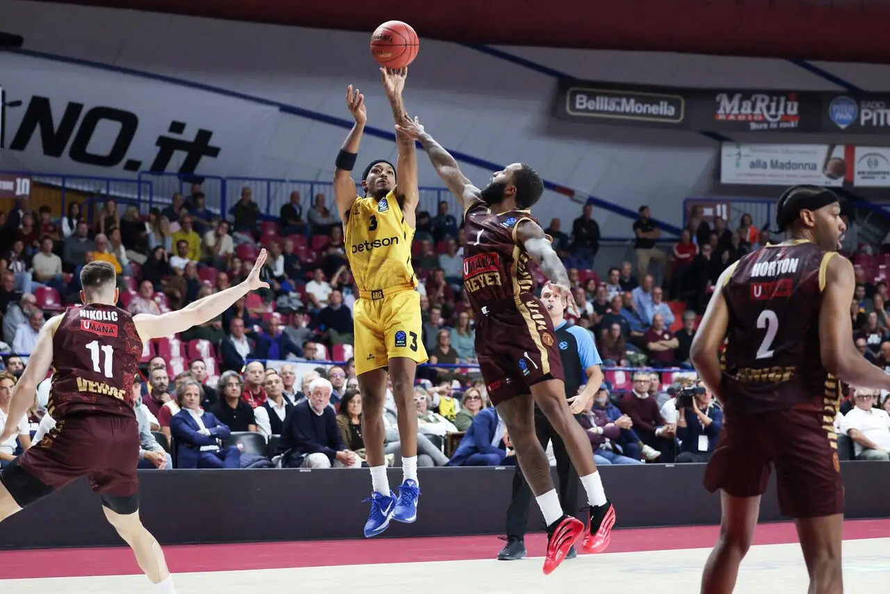 Devastante Jones contro la Reyer