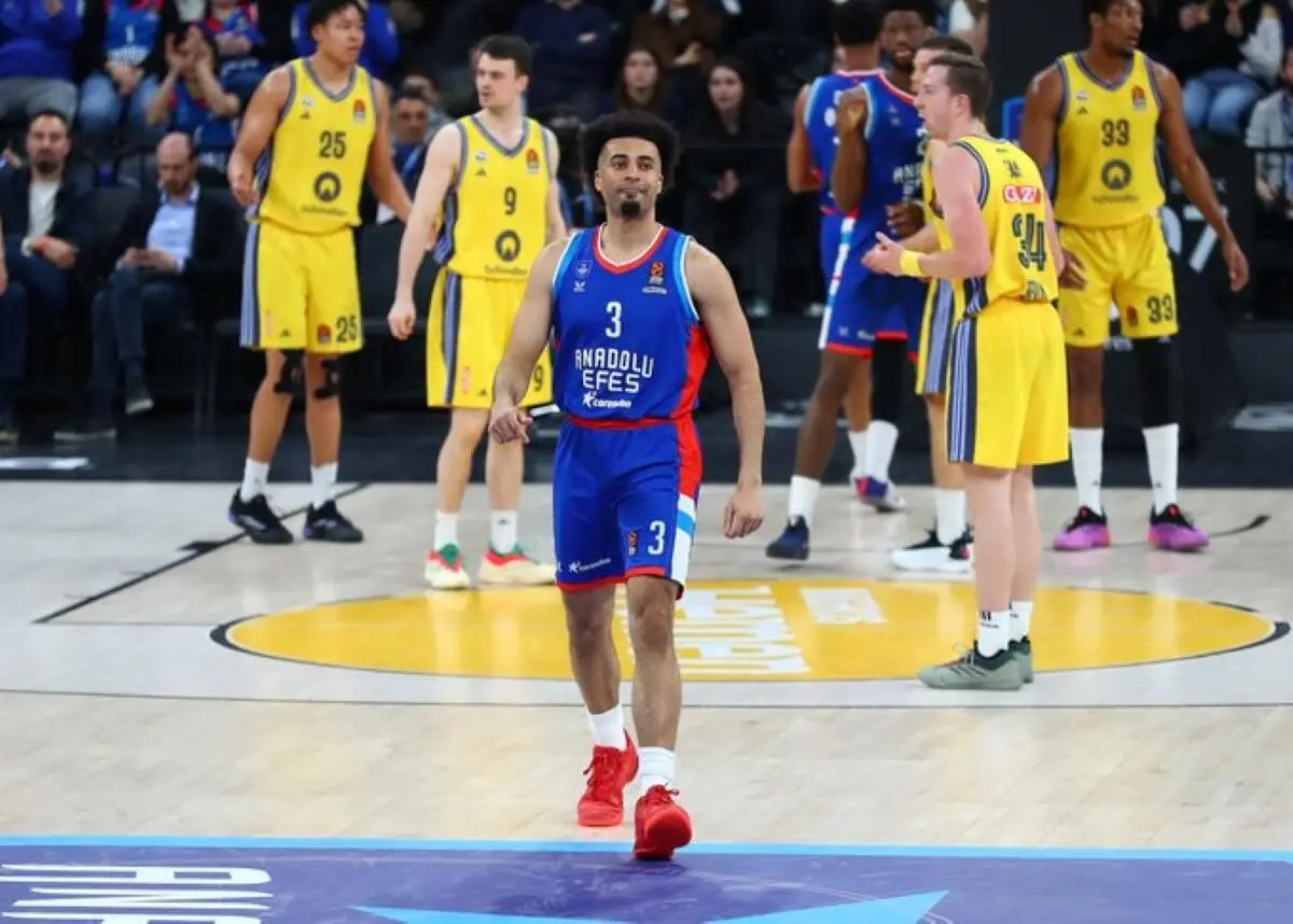 Jordan Nwora mvp dell'incontro