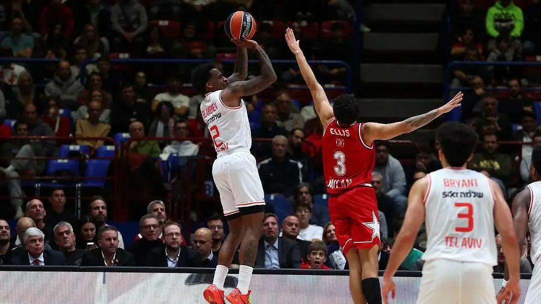 Antonio Blakeney, dominante a Milano contro l'Olimpia