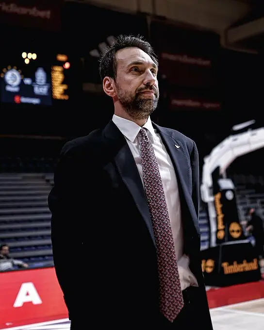 Peppe Poeta guarda in alto: è dove vuole portare l'Olimpia