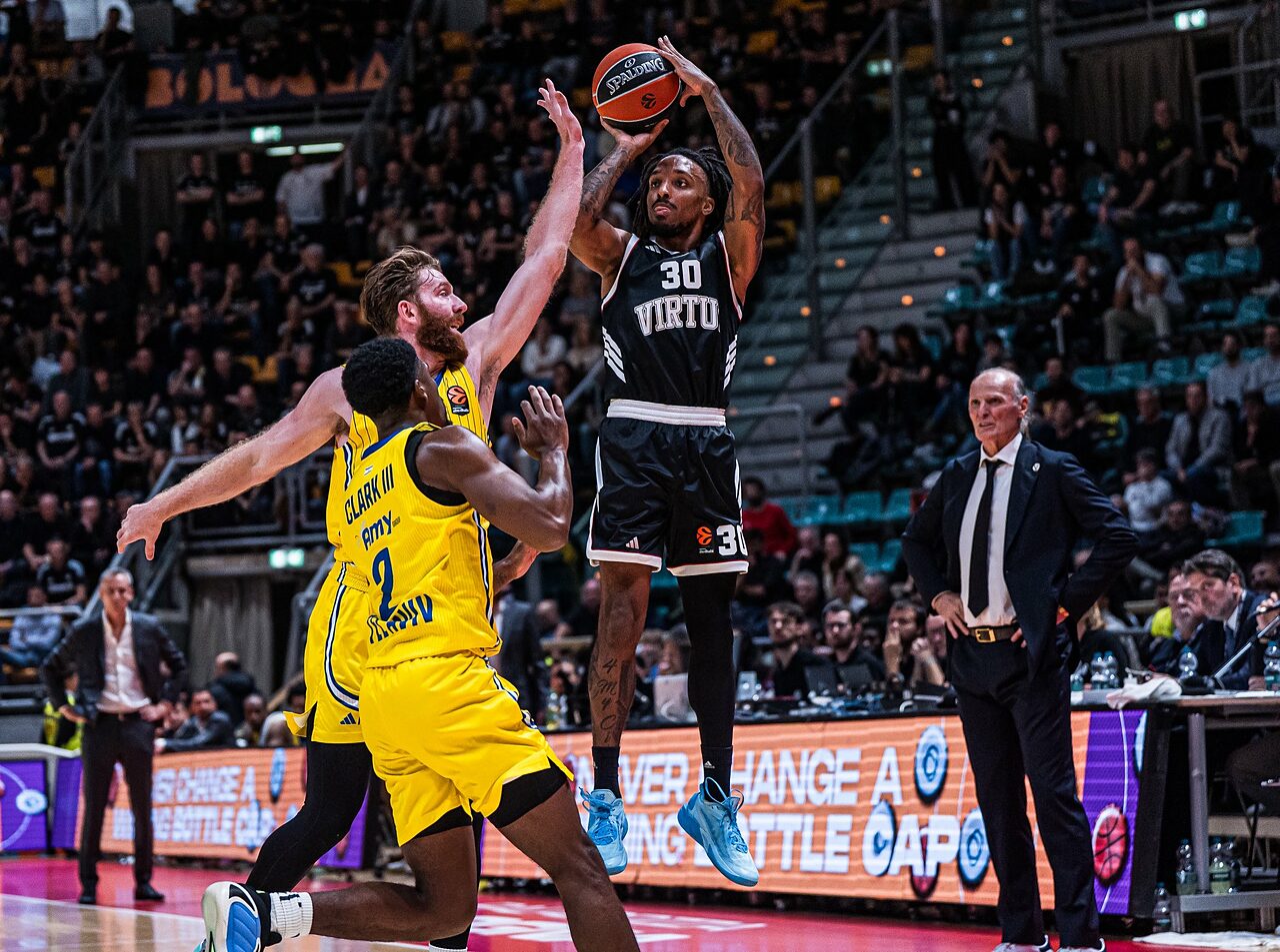 Matt Morgan in azione con la Virtus