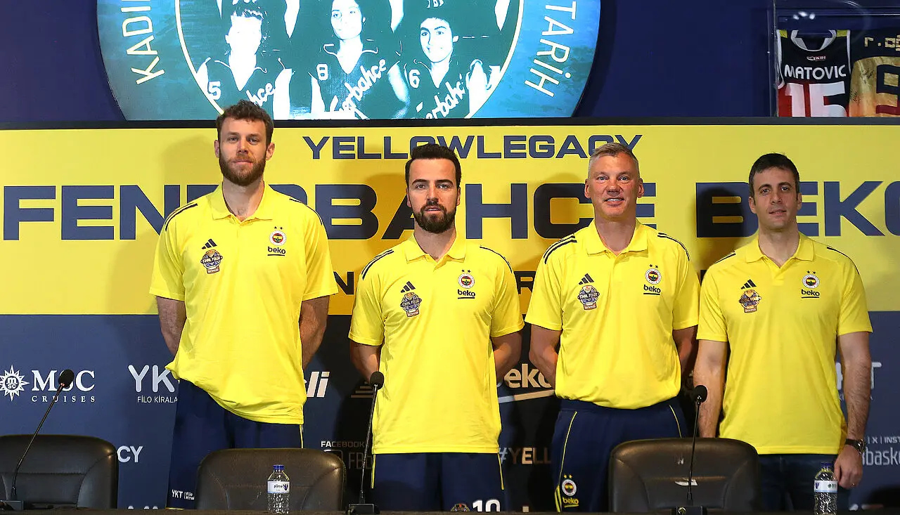Conferenza stampa pre F4 per il Fener