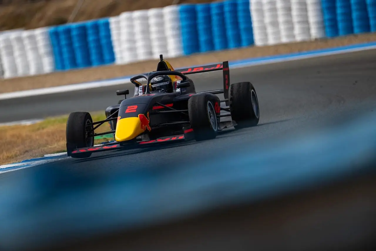 Quattro nuovi talenti sono emersi dai test a Jerez per l'Academy Red Bull