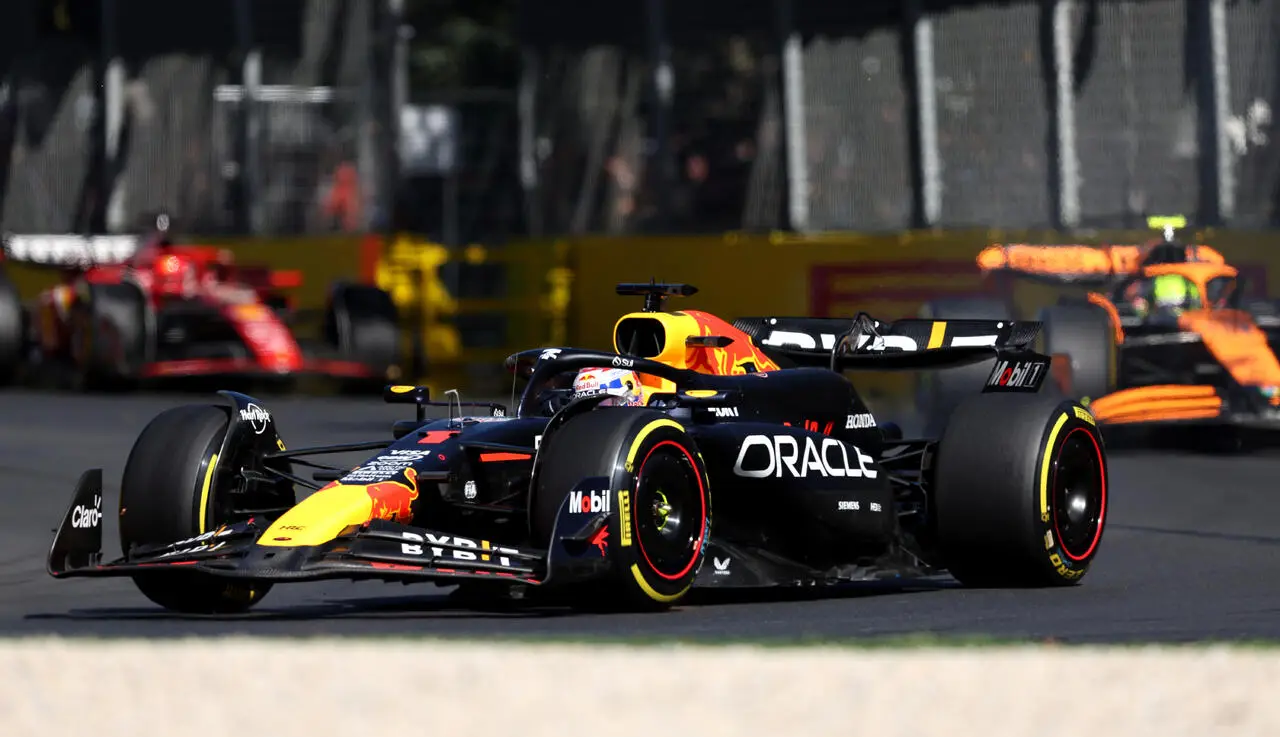Max Verstappen in azione poco prima del ritiro a Melbourne. Credits: Red Bull Content Pool