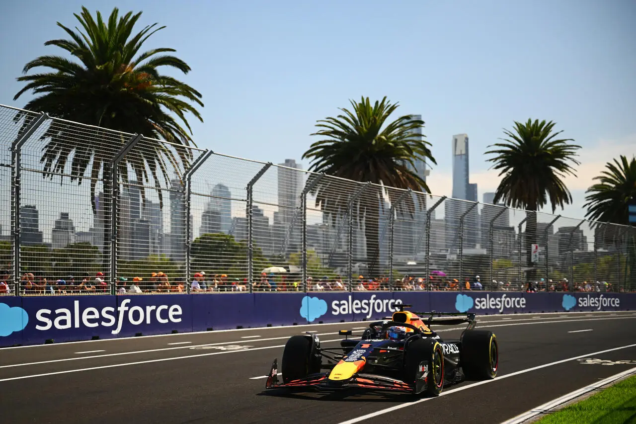 Max Verstappen, in difficoltà nel venerdì di Melbourne
