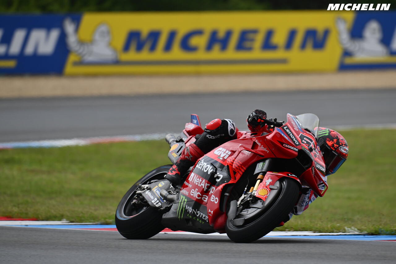 Francesco Bagnaia conquista la prima pole position del 2025 a Brno