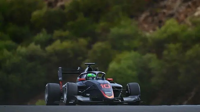 © FIA F3