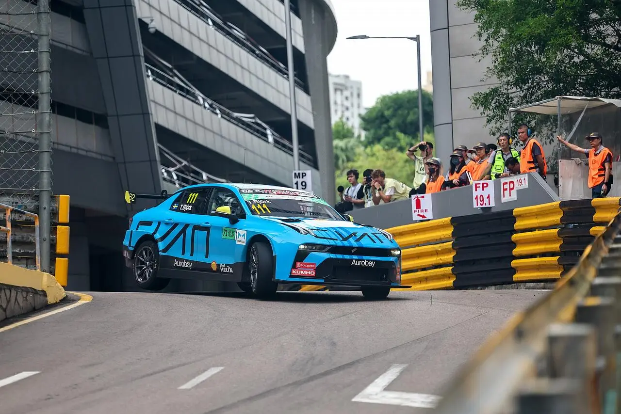 Credits. TCR World Tour
