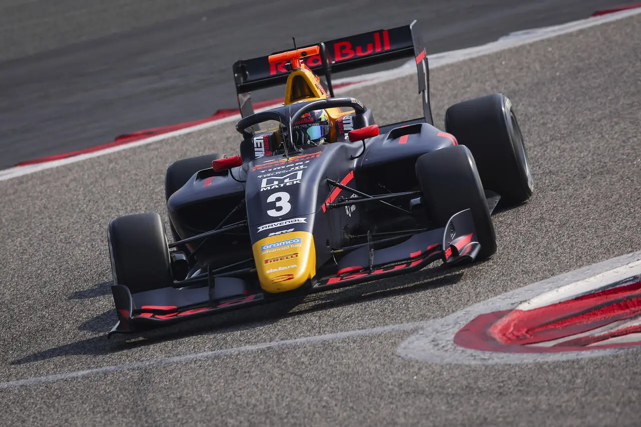 Arvid Lindblad, vincitore della Sprint Race di F3 a Sakhir. © Red Bull Content Pool
