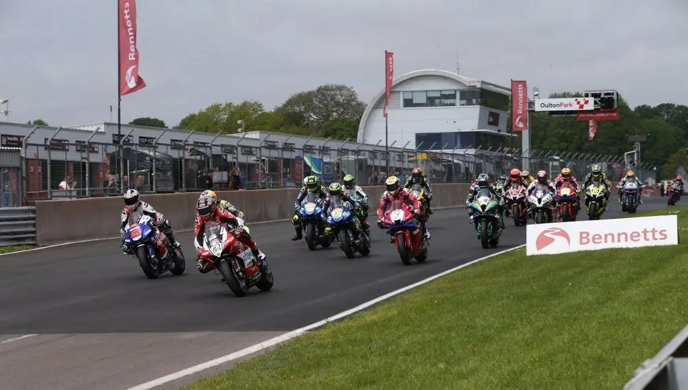 Credits: Bennetts British Superbike
