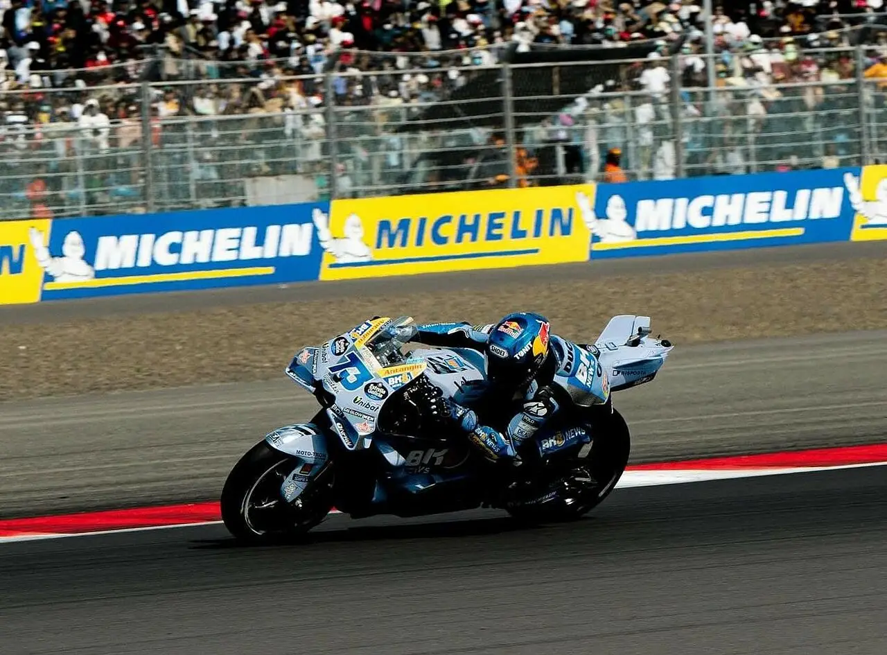 Il pilota di casa conclude la prima giornata al quarto posto, tra prove per il futuro e qualcosa da migliorare