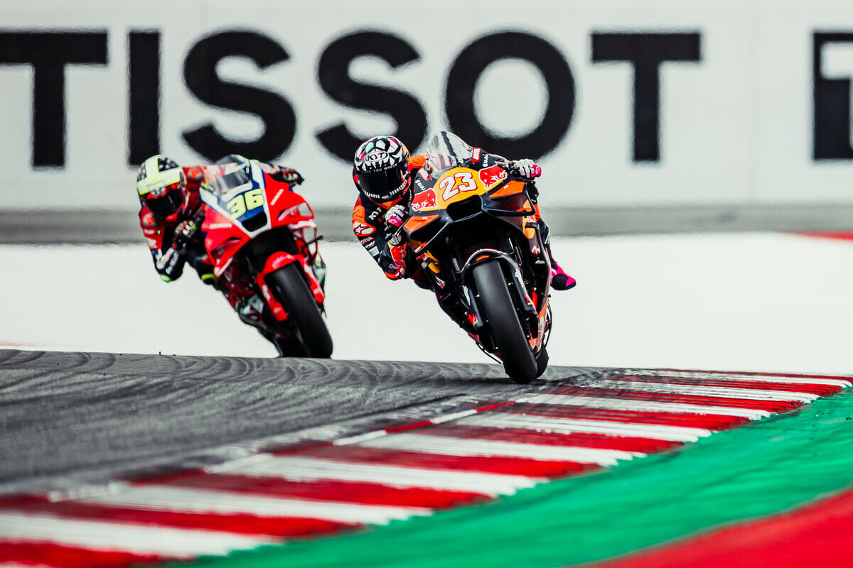 Enea Bastianini (#23) e Joan Mir (#36) in battaglia per la 5ª posizione al Red Bull Ring