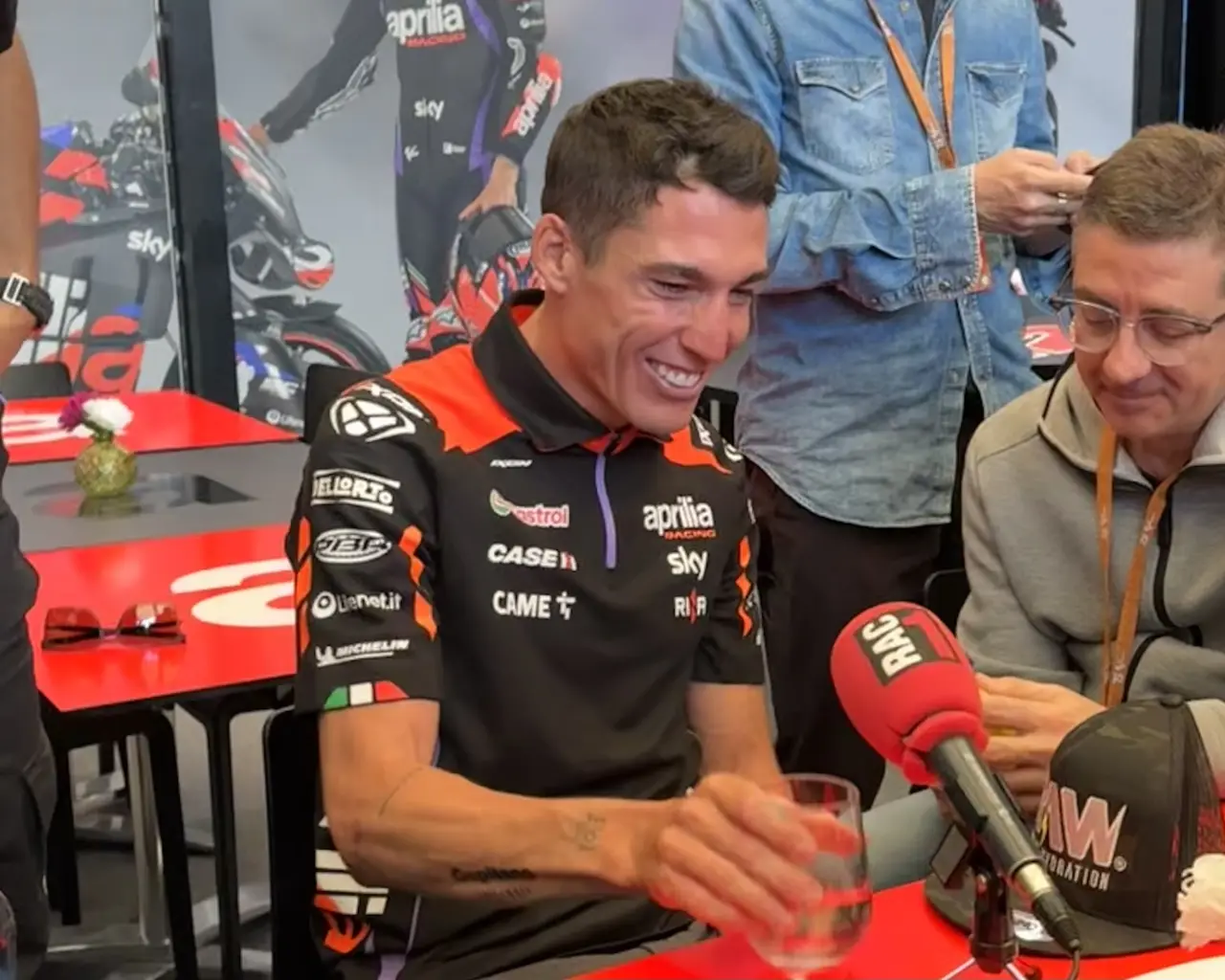 Aleix Espargarò durante la media call in hospitality Aprilia ! Credits: LiveGP (Giorgia Guarnieri)