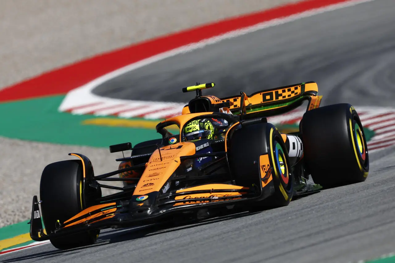 Lando Norris in azione al Montmelò