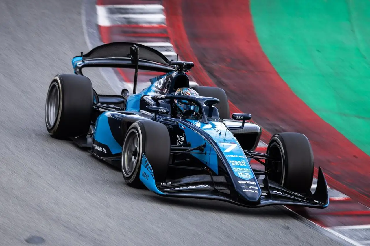 Credits: DAMS Lucas Oil