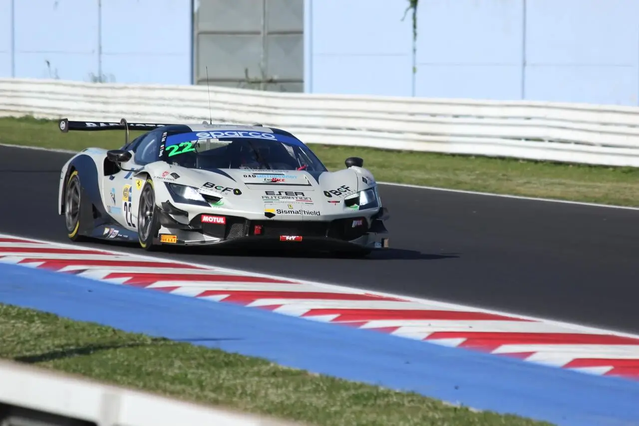 La 296 GT3 del team EasyRace pronta a scendere in pista anche nel 2025