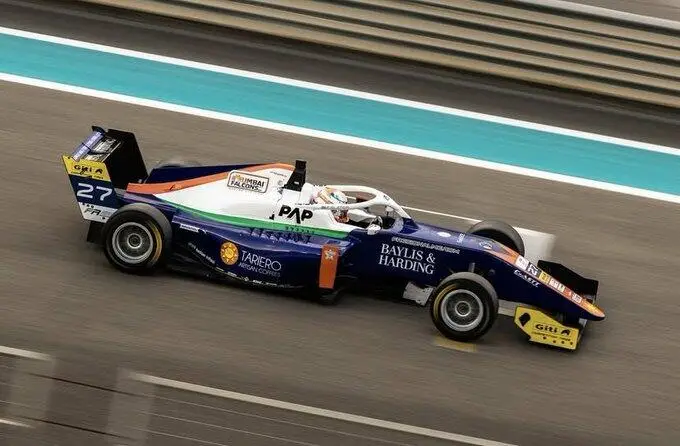 Freddie Slater durante gara 1 Abu Dhabi FRMEC