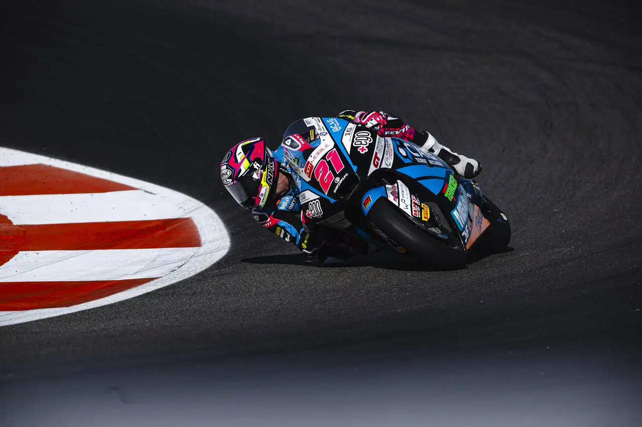 Alonso Lopez in azione nei test di Valencia. Credits Pirelli press