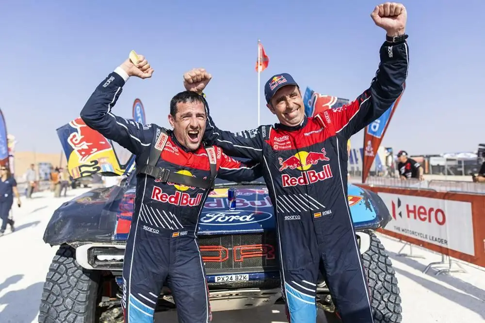 Nani Roma e Alex Haro festeggiano il successo nella decima tappa della Dakar 2025