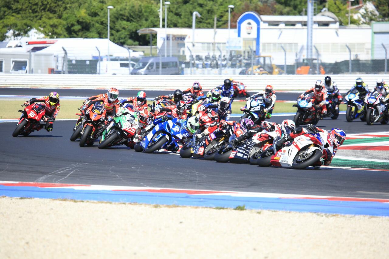 La partenza a Misano nel weekend della Racing Night