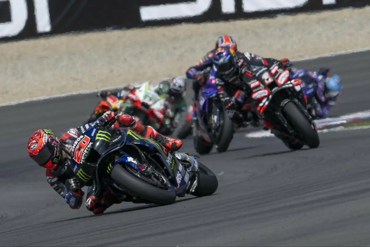 La prima metà di stagione si conclude in maniera positiva per il team giapponese, ma con Fabio Quartararo unico appiglio per dei punti