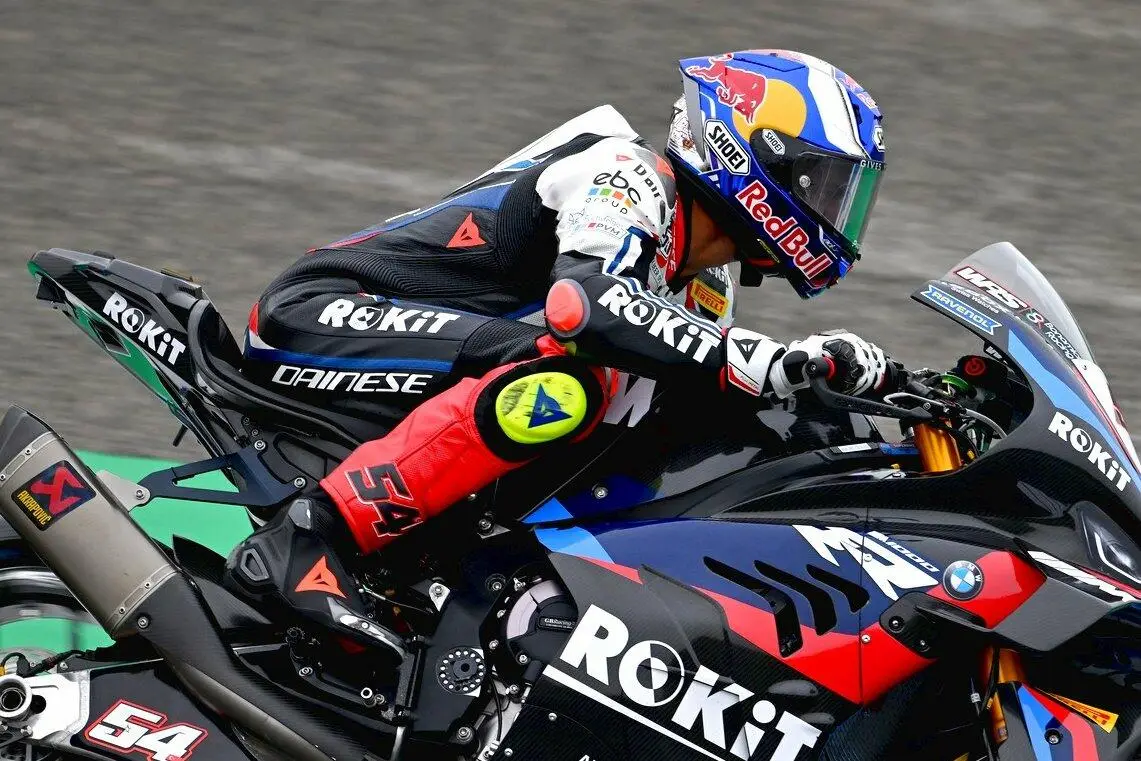 Toprak Razgatlioglu vince Gara1 sul circuito dell'Estoril. Dainese X Page