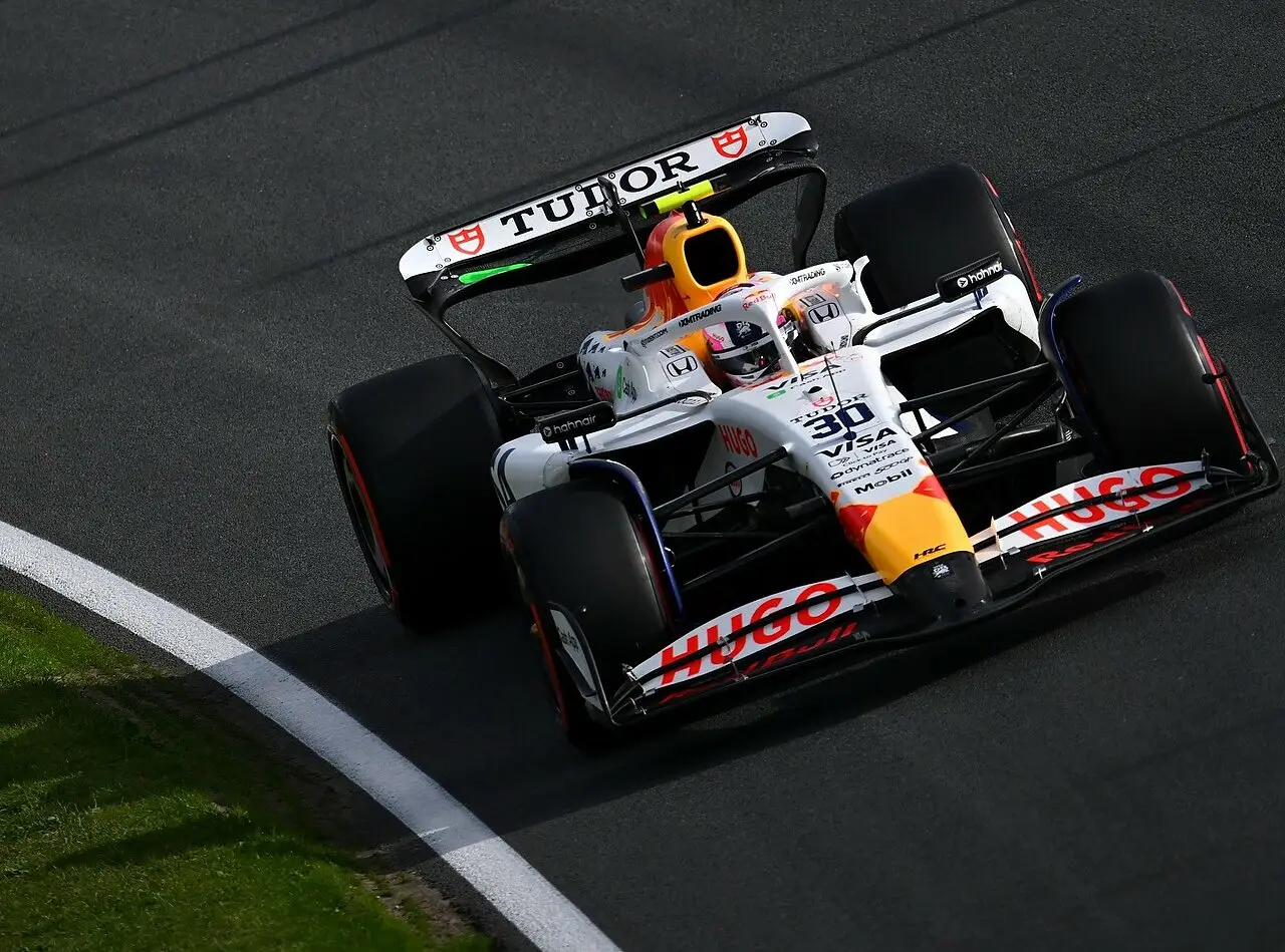 Lawson in pista con la Racing Bulls.