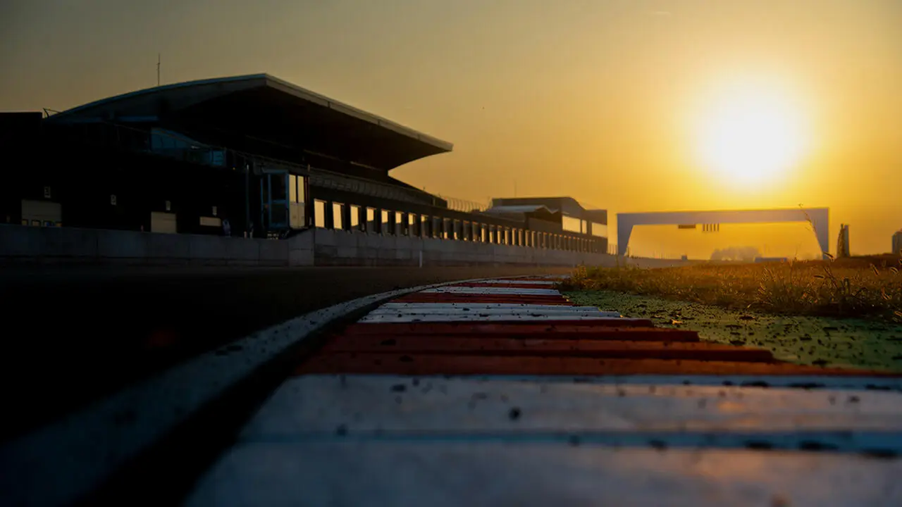vista del Cremona Circuit al tramonto