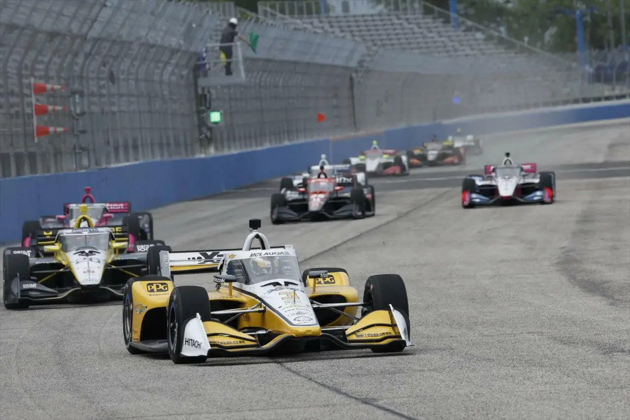 Le vetture al Milwaukee Mile durante i test