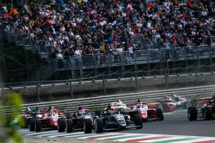 monoposto italian f4 in pista autodromo monza