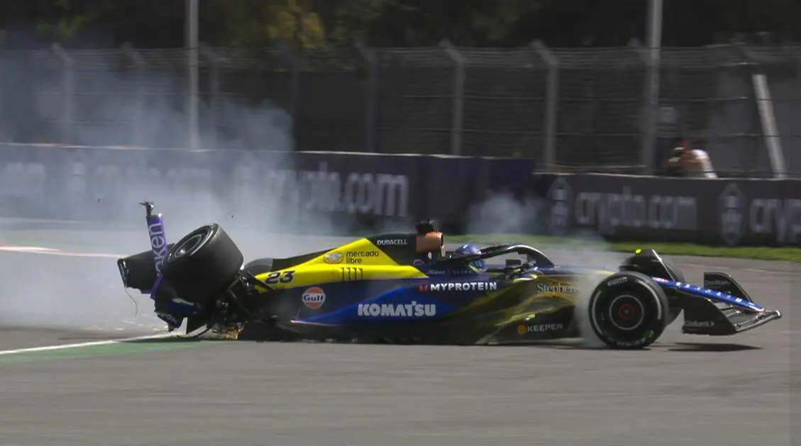 Alex Albon dopo lo schianto con Oliver Bearman.