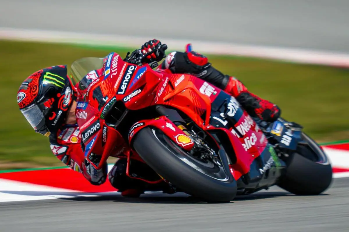 Pecco Bagnaia, dalla ghiaia alla vittoria a Barcellona | Credits: Ducati Corse (via Facebook)
