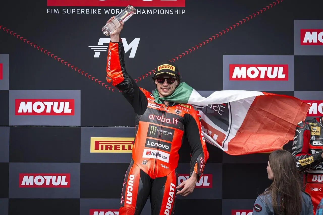 Nicolò Bulega, fresco di rinnovo con Ducati per il 2026