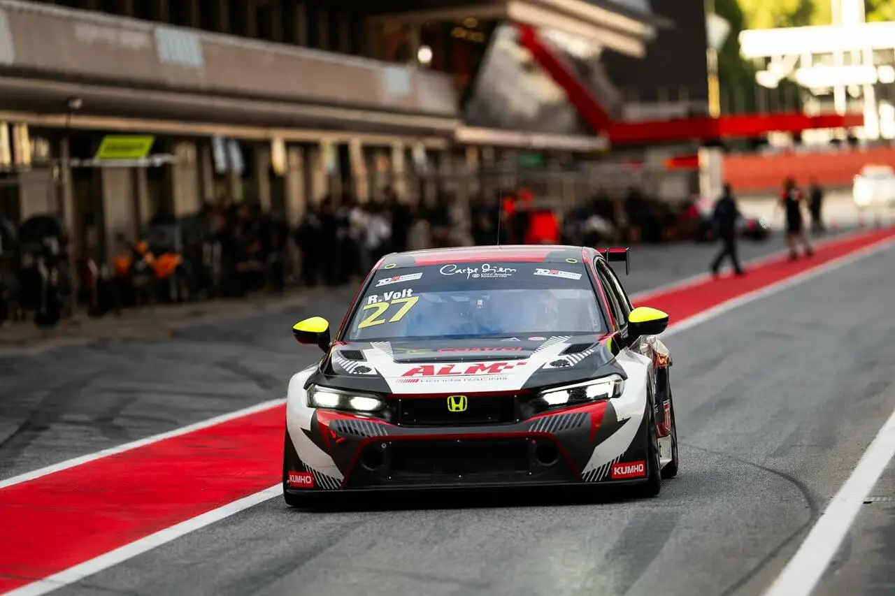 Credits: TCR Europe Official FB page