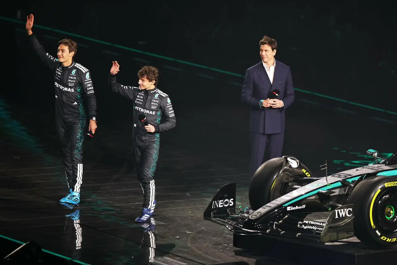 Il team Mercedes pronto a dare battaglia.
