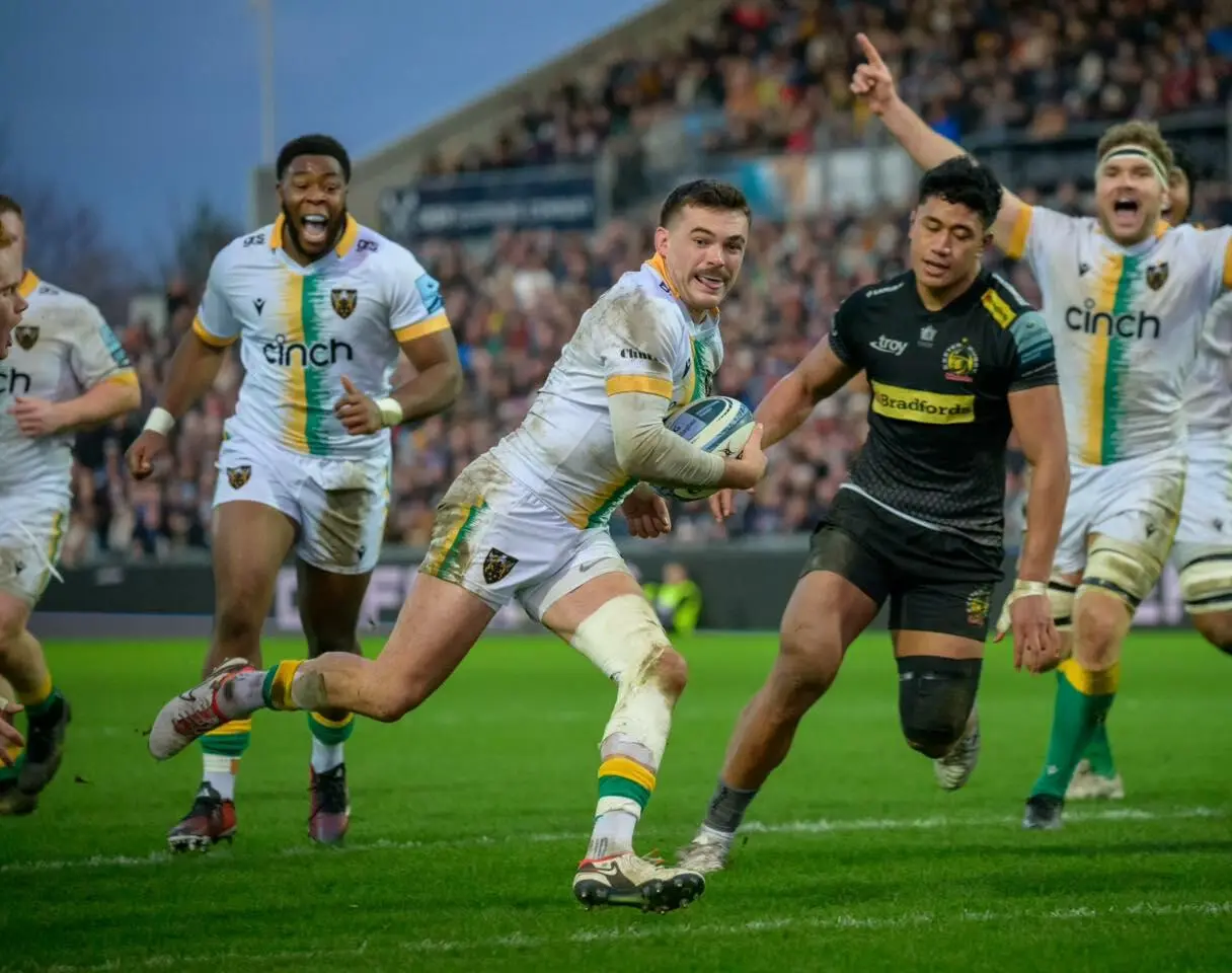 La meta di Hutchinson segna la vittoria dei Northampton Saints
