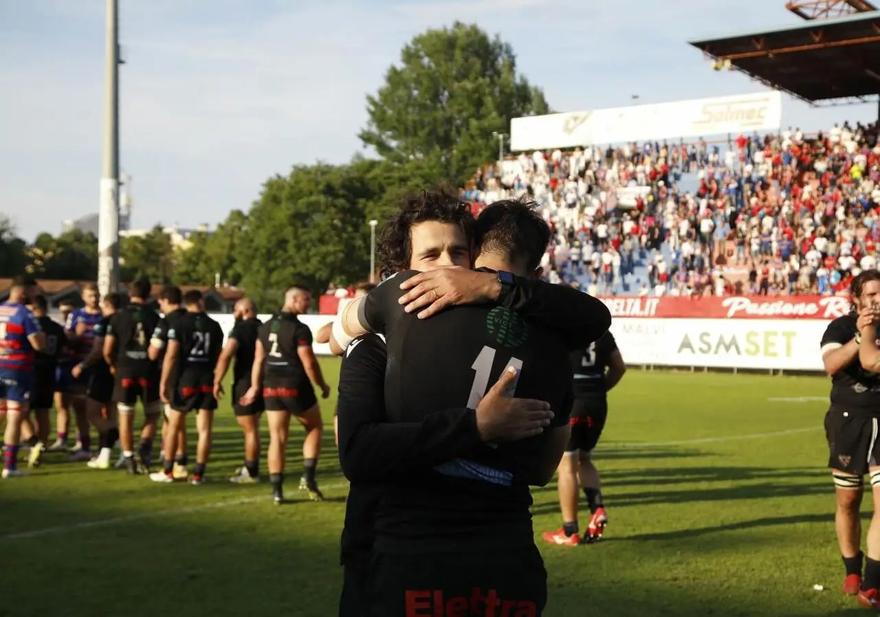 Andrea Marcato abbraccia Bellini - foto Petrarca Rugby