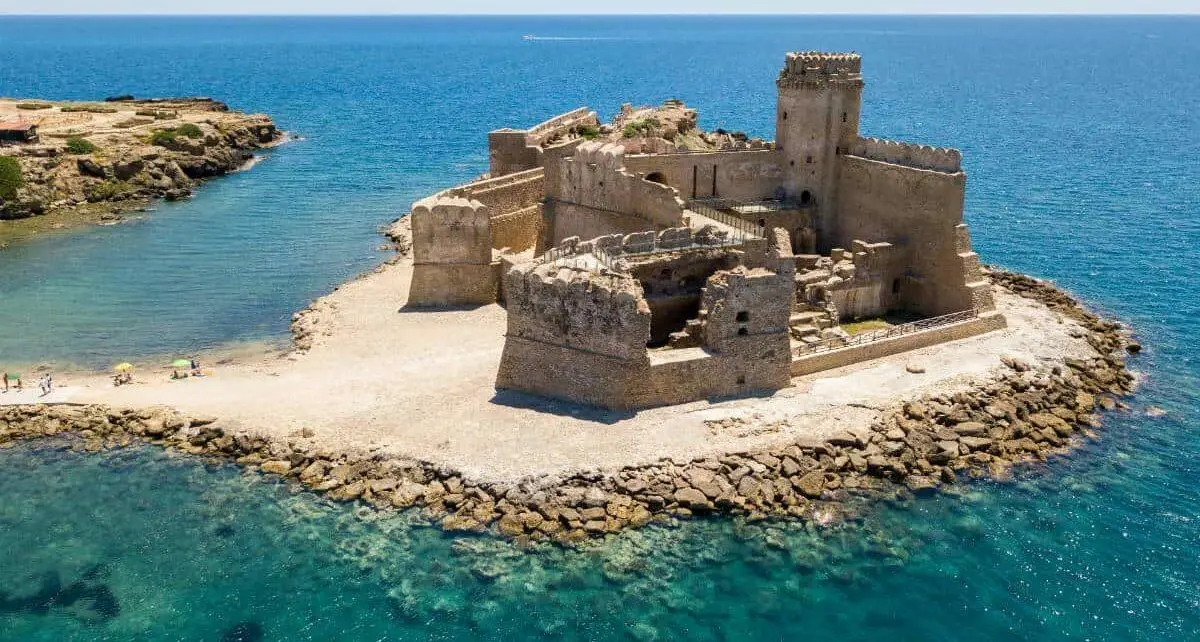 Le Castella