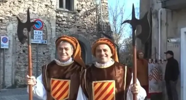 Dipignanesi travestiti da 'Calderai'