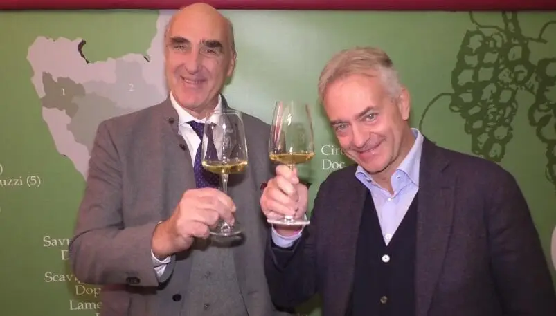 Assessore all'Agricoltura della Regione Calabria, Gianluca Gallo con il patron del Merano Wine Festival, Helmuth Kocher