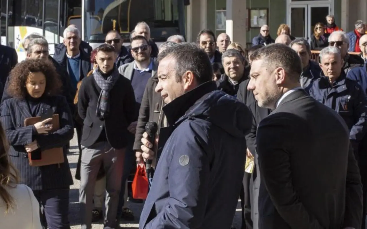 Il presidente della regione Calabria Roberto Occhiuto incontra Ferrovia della Calabria ed AMACO